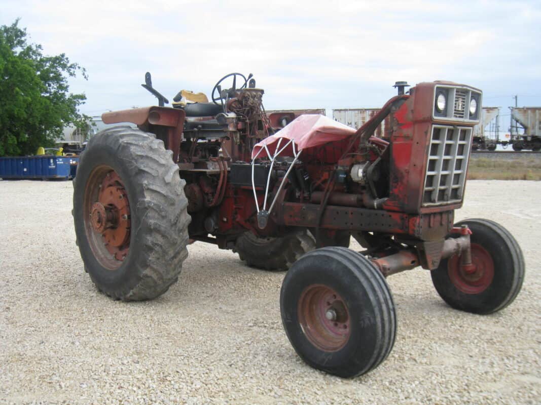 International Harvester 1066