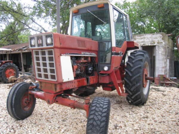 International Harvester 1086