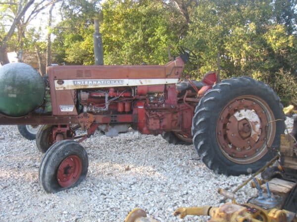 International Harvester 756