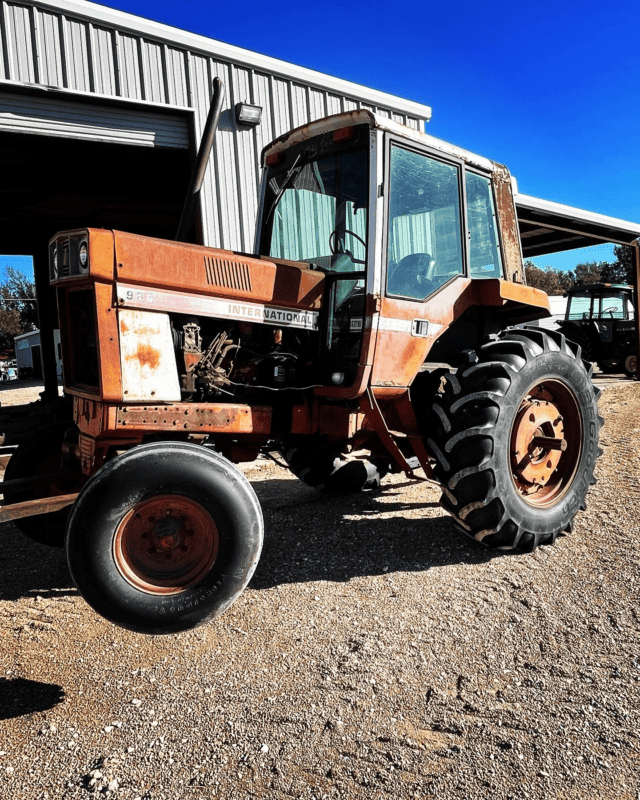 International Harvester 986