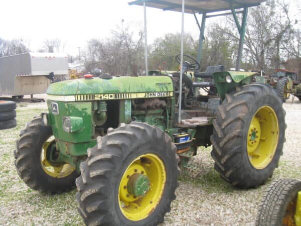 John Deere 2140