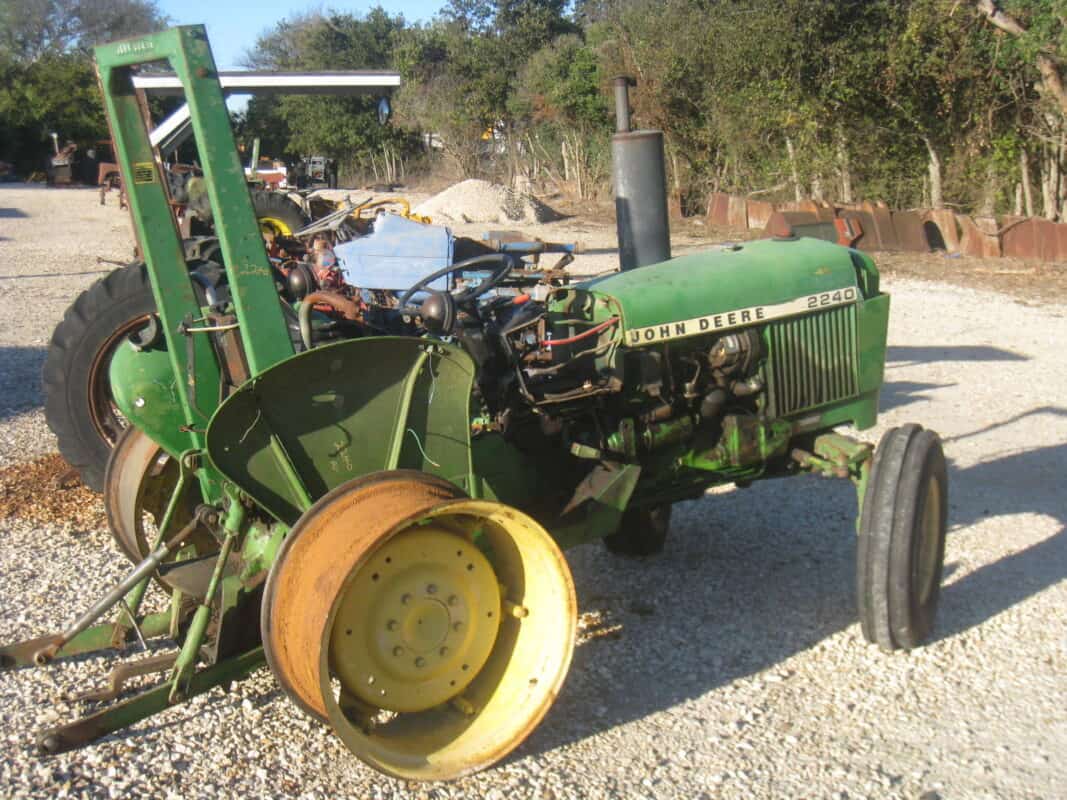 John Deere 2240