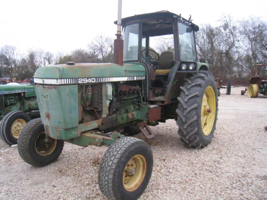 John Deere 2940