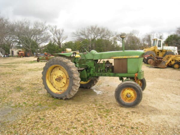 John Deere 3020