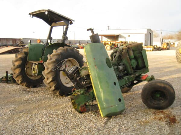 John Deere 3130