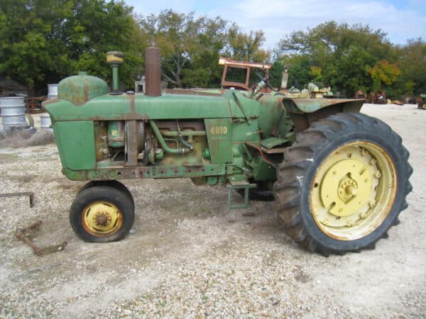 John Deere 4010