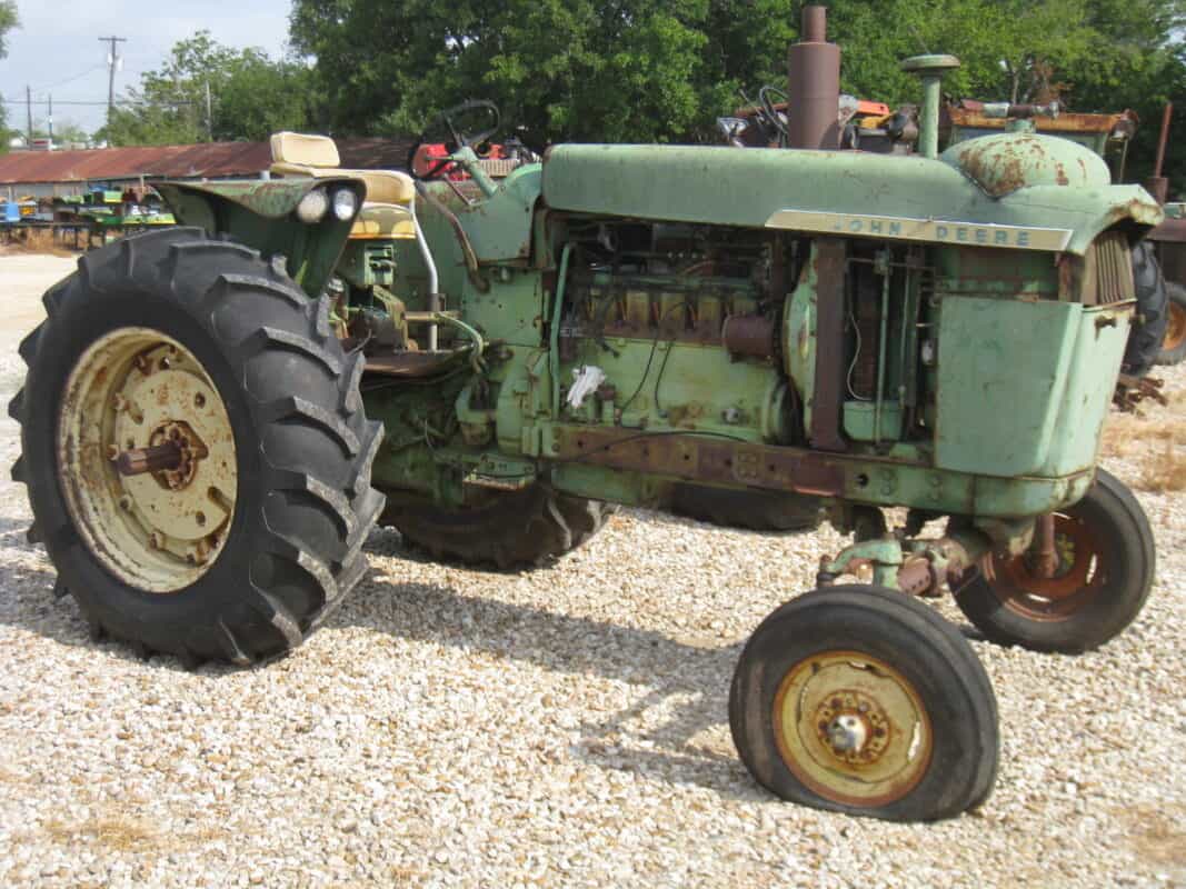 John Deere 4020