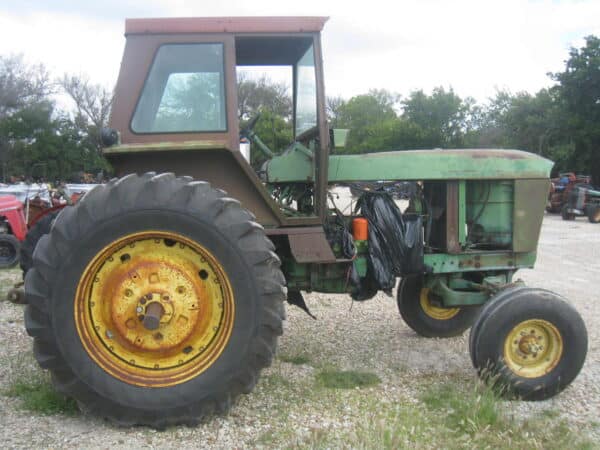 John Deere 4520