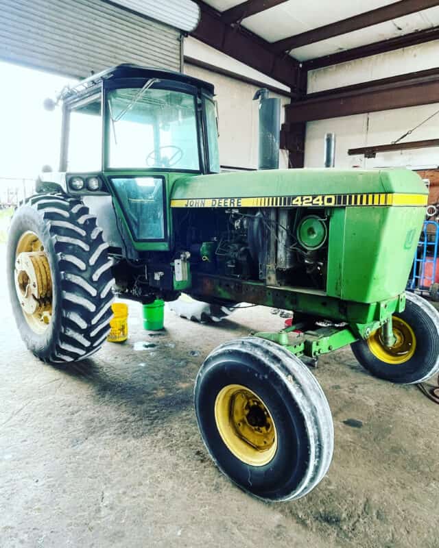 John Deere 4240